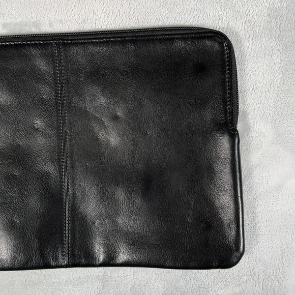 DECODED | LEATHER SLIM SLEEVE FOR  IPAD 11" - Picture 8 of 10